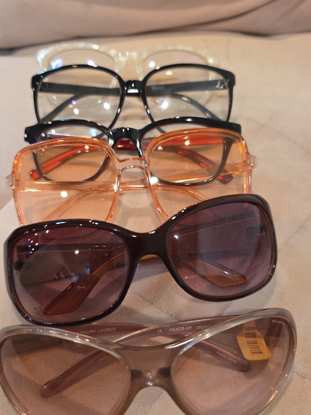 Sunglasses/glasses